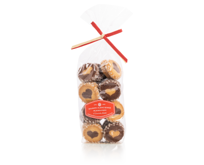 Duo of vanilla & cocoa heart butter biscuits