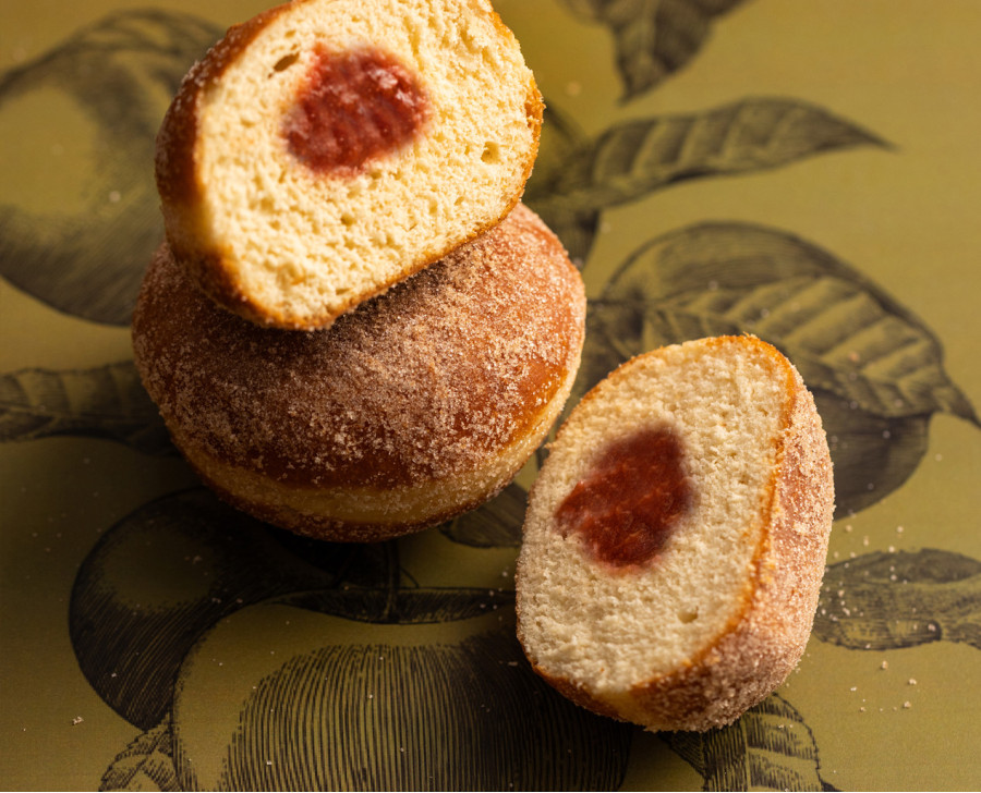 Beignet pomme quetsche - beignet de carnaval et mardi gras Beignet pomme quetsche - beignet de carnaval et mardi gras