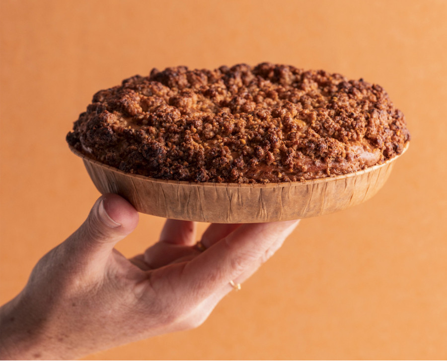 Apple & Rhubarb Streusel — Alsace dessert | Maison Alsacienne de Biscuiterie Apple & Rhubarb Streusel — Alsace dessert | Maison Alsacienne de Biscuiterie