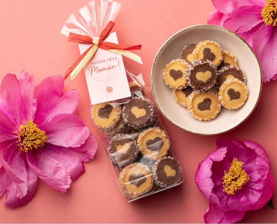 Duo of vanilla & cocoa heart butter biscuits | Mother's Day 2026 | Maison Alsacienne de Biscuiterie